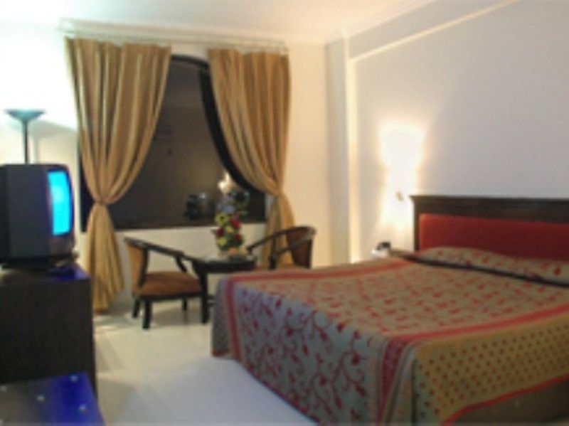 Hotel Pushp Villa Agra Taj East Gate מראה חיצוני תמונה